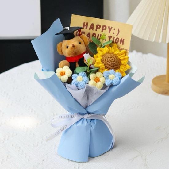 Buchet de Flori Croșetate pentru Absolvire Flori Croșetate Handmade Buchet de Floarea Soarelui cu Păpușă Drăguță Cadou de Absolvire pentru Băieți Fete