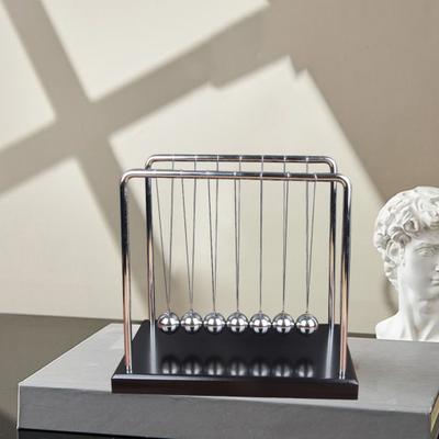 Newton Cradle Pendel-Dekoration mit 7 Balance-Bällen, schwarze Basis, Spaß, Wissenschaft, Physik, Lernen, Lernspielzeug, Büro, Zuhause, Desktop-Ornament