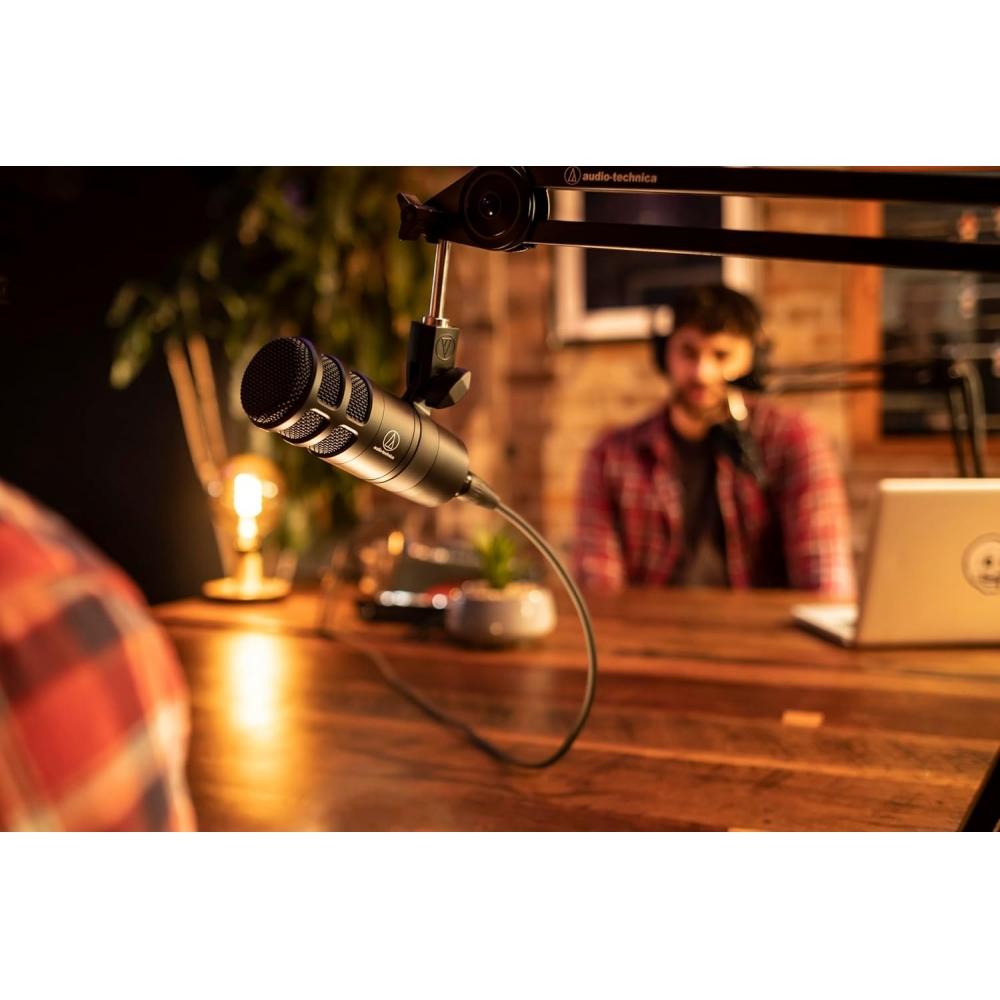 Audio Technica At2040 Dynamic Microphone Xlr Pop Filter Built In Black