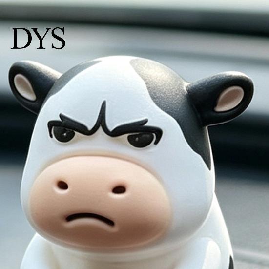 Durable Pvc Car Decor Cute Straw Hat Cow Ornament, Creative Desktop Figurine Anti Slip Console with Hat, Cartoon Dashboard Decor, Interior Decoration