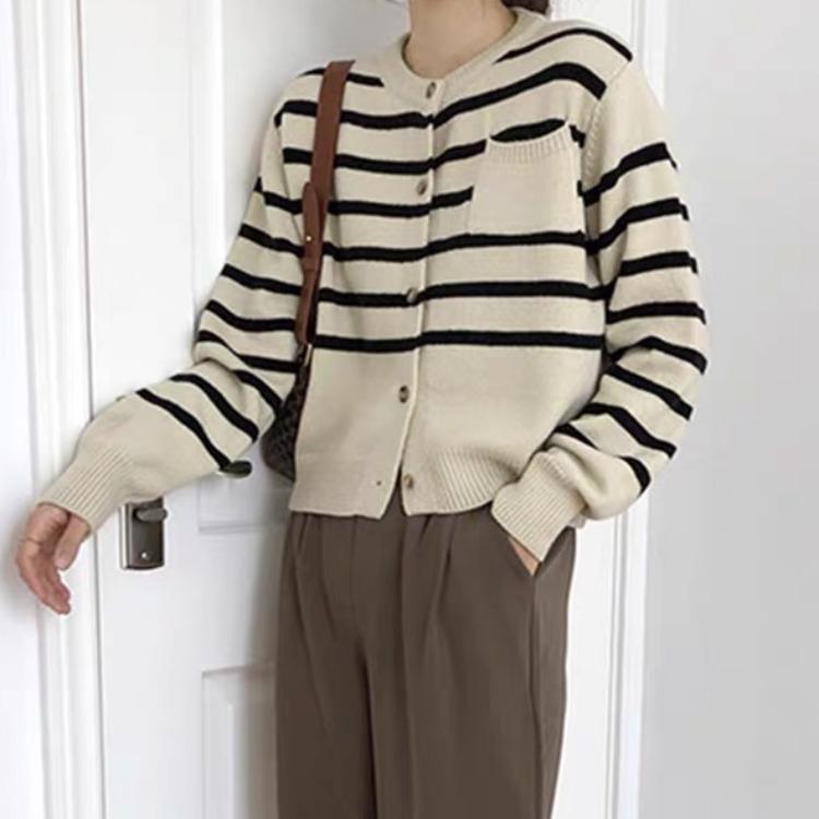 Early Autumn New Black and White Striped Knitted Cardigan Jacket Women's Long-sleeved Short Sweater Temperament Retro Short Top Women