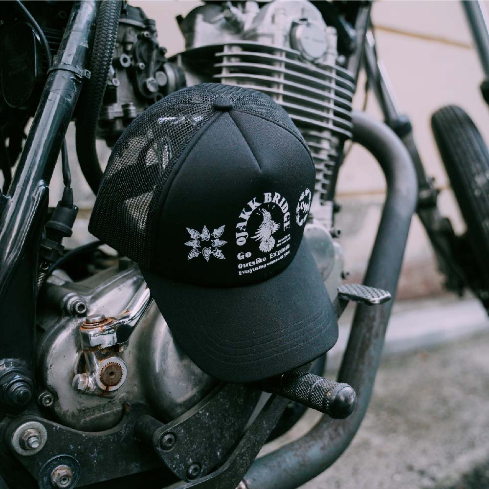 Ojagbeulisji Crow Mesh Cap (Black)
