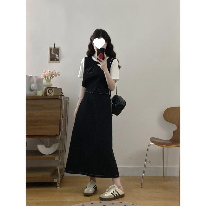 Chic Summer 2026 Women's Age-Defying Two-Piece Set: Stylish Fake Layered T-Shirt and Skirt Combo