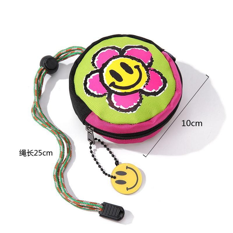 

Оригинальный нишевый дизайн сумка для хранения ключей с улыбающимся лицом мини-сумка для помады и наушников подвеска на шею прилив