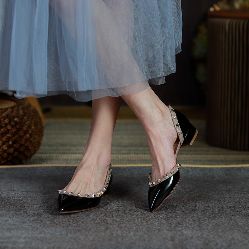 New nude patent leather side empty rivets pointed thick heel shoes shallow mouth willow nail single shoes middle heel shoes children's trendy shoes