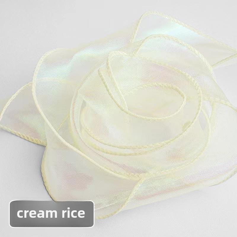 Barevná organzová stuha rybí kost pro dortové a květinové umění s overlockovou krajkou a vlnkovaným designem