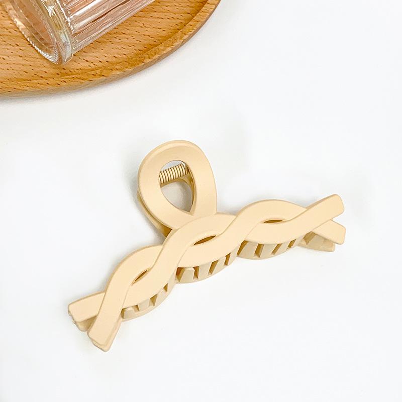 Retro Milk Coffee Series: Sweet Girl Shark Clip with Frosted Hollow Design - Fashion Hair Accessory
