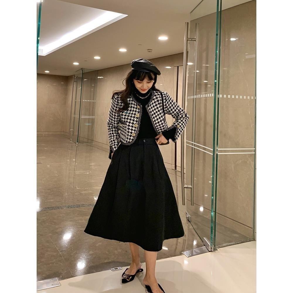 Elegantní a stylový krátký svetrový vlněný kabát s kostkovaným vzorem na jaro a podzim