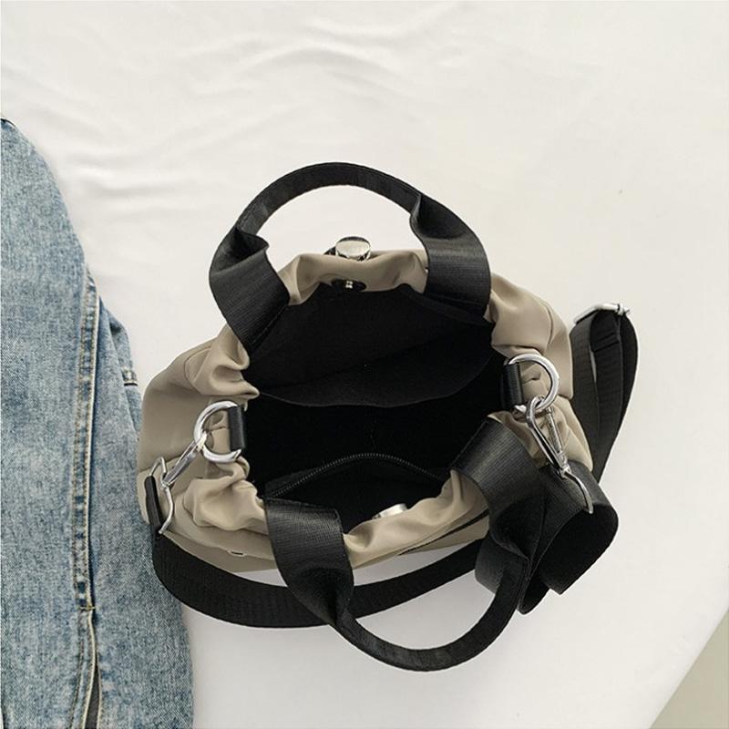 1 Piece of Pure Color Shoulder Bag for Women Versatile Hand-Held Crossbody Bag Fashionable Bucket Bag That Can Hold Mobile Phone