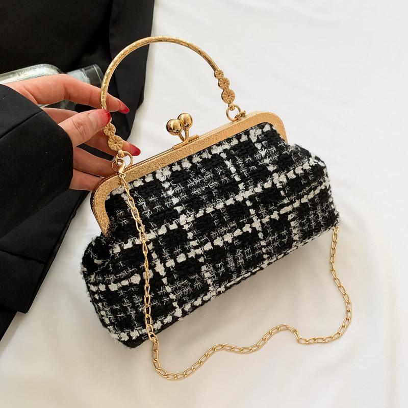 Fashionable Black And White Shell Bag Trendy Woven Crossbody For Daily Outings чёрный