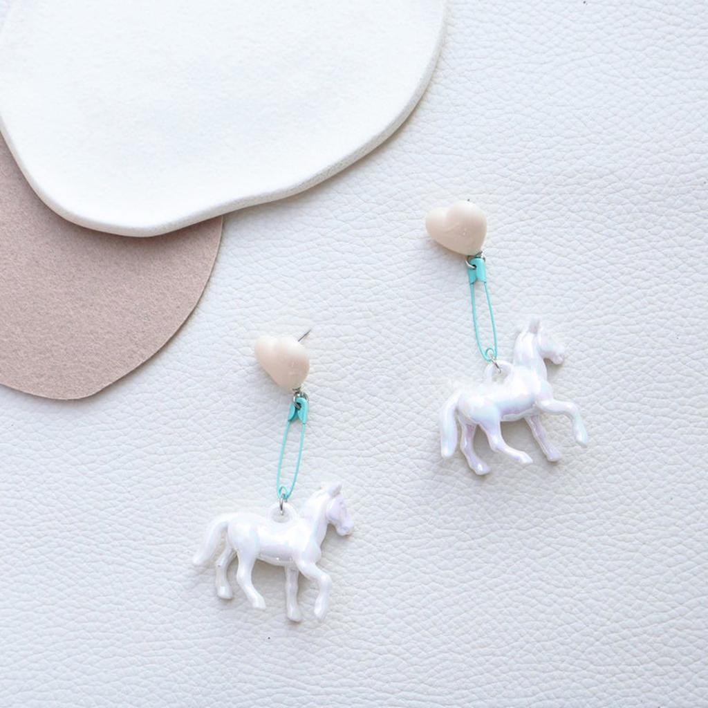 Heart Shape Paperclip Horse Earrings Long Resin Dangle Earrings Punk Style Drop Earrings Suitable for Youthful Women