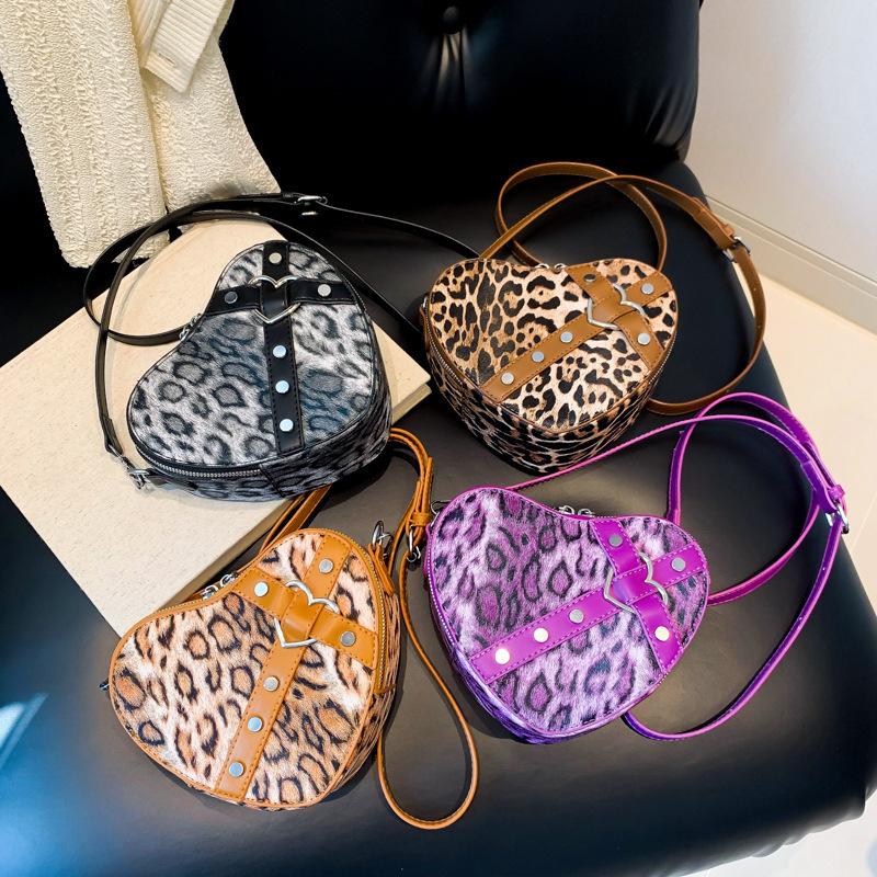 Small Feminine Bag New Korean Version of the Fashion Instagram Internet Celebrity Unique Crossbody Love Bag