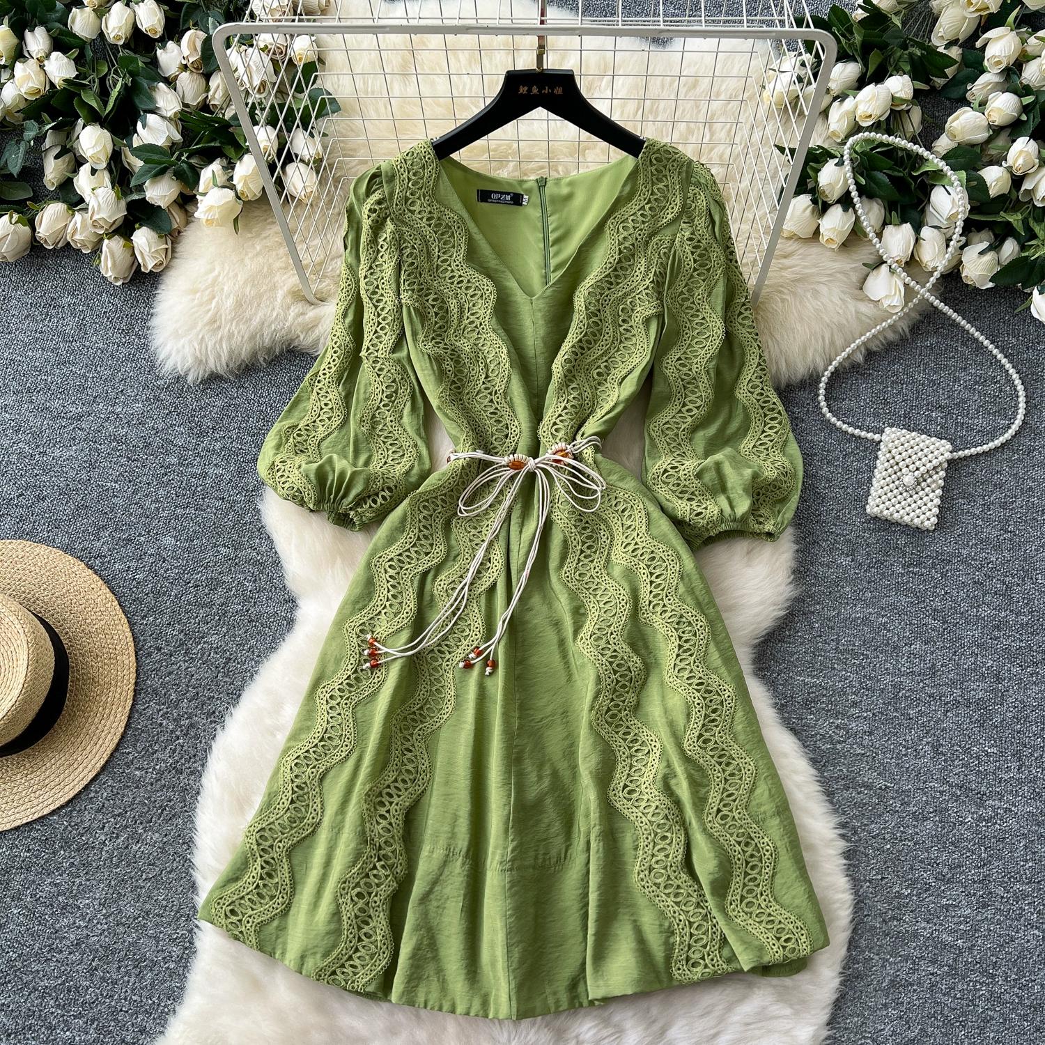 

Весна-літо Жіночі шикарні сукні з V-подібним вирізом і рукавом-ліхтариком, вишиті мереживом у стилі печворк, з поясом L