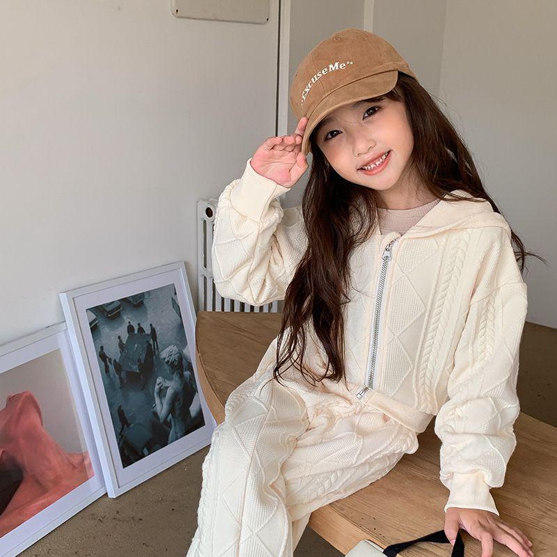 Korean Autumn Outfit Set: Girls' 2025 Hooded Jacket & Flare Pants – Trendy Two-Piece for Medium To Older Children.