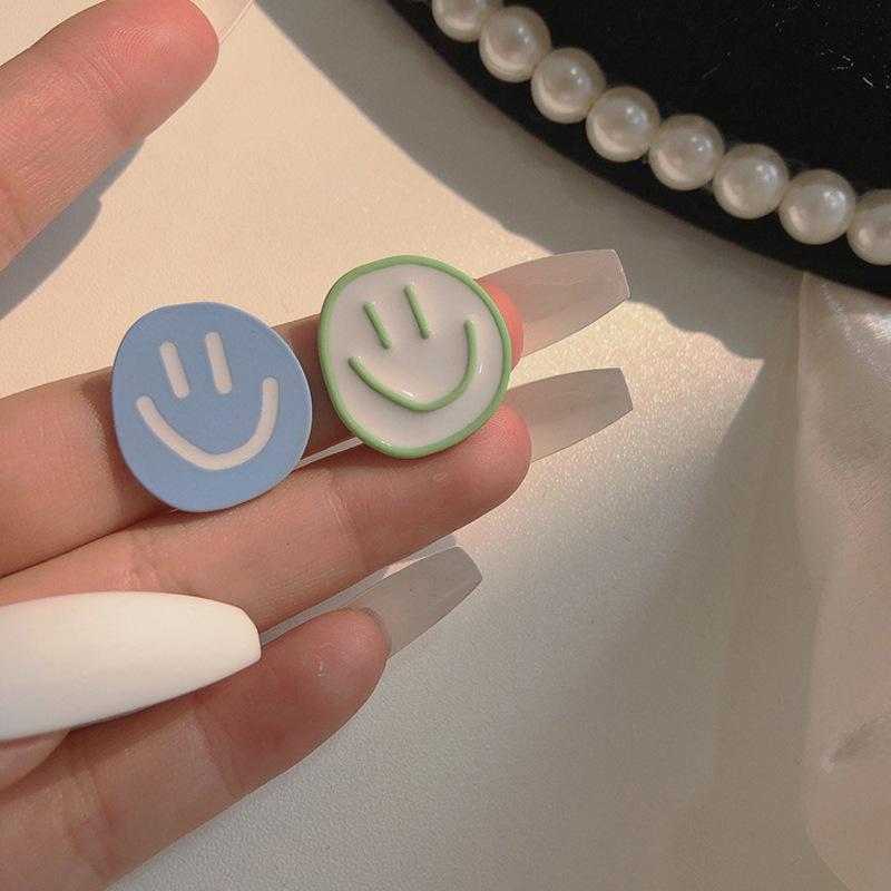 Spring/Summer Pearl Studs: High-End 925 Silver Cute Earrings for Women