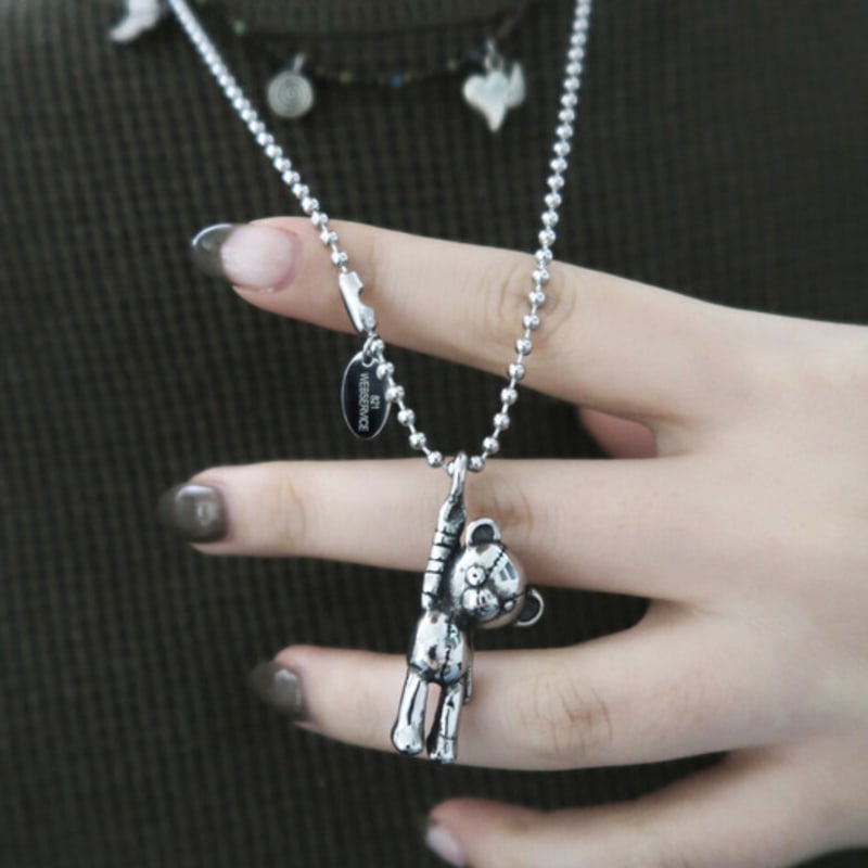 821WEBSERVICE Hanging Bear Necklace