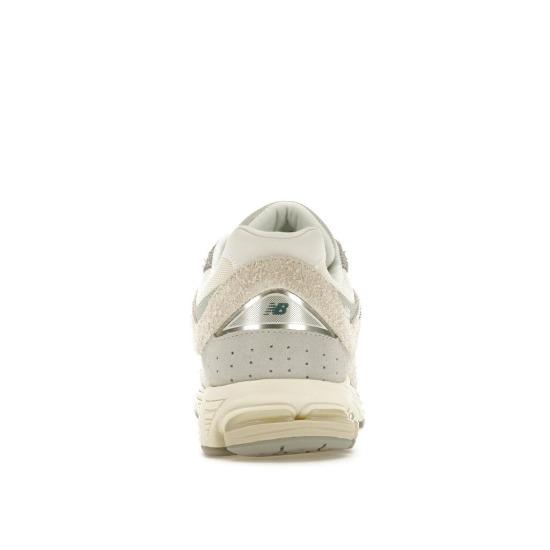 New Balance 2002R Linen Unisex Sneakers M2002REK