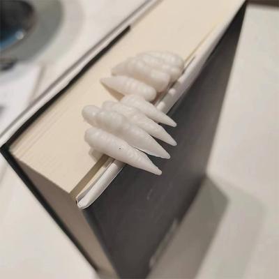 Marcapáginas de mano de demonio de terror de Halloween con forma de mano de diablo, marcador de película, manualidades de plástico, decoración de escritorio, marcador de adorno