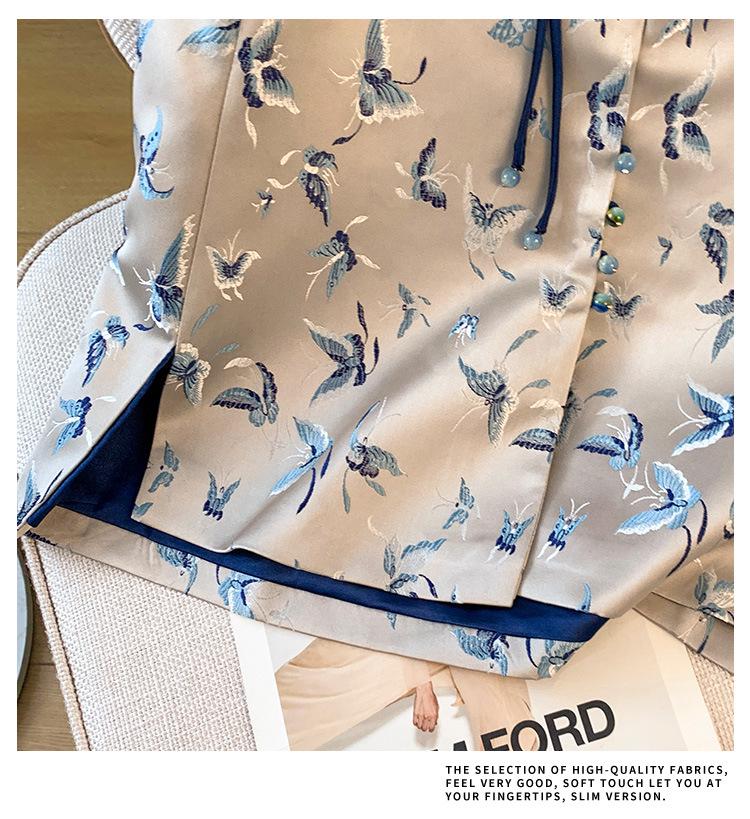 2025 Retro Chinese Style Embroidered Vest with Frog Button - Women's Sleeveless Top for Spring and Autumn