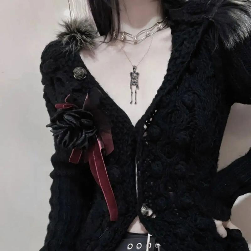 Edgy Skull Pendant Necklace Fashionable Skeleton Neckchain Street Culture Inspired Clavicle Chain for Trendsetters