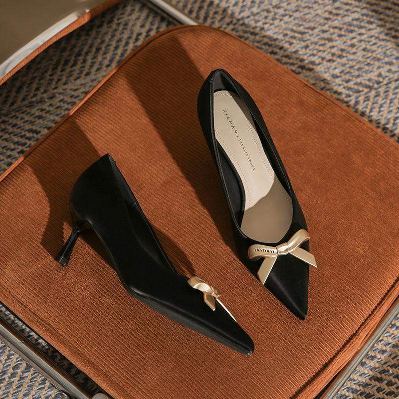 Chaussures de Mariage Bourgogne Mode Talons Hauts Vêtements Xiuhe Pointus Talon Fin Nouveaux Chaussures Simples Rouges Chinoises pour Femmes