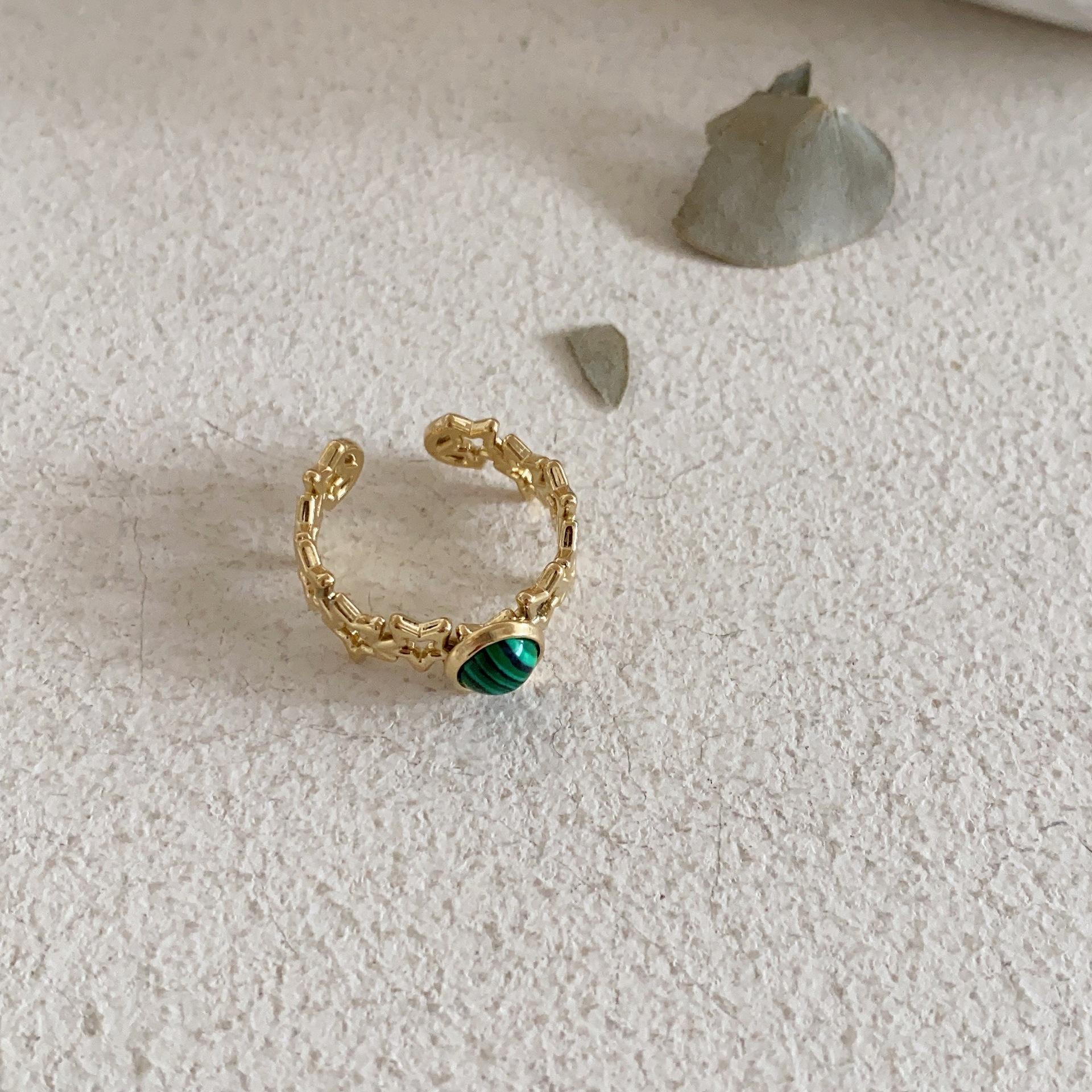 Ring High Sense Fashion Individual Cold Niche French Light Luxury Temperament Versatile French Emerald Ring