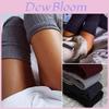 Gemütliche Damen Langsocken für Herbst und Winter in stilvollem gestricktem Streifendesign