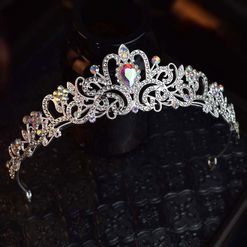 The Crown Headwear of The Princess on The Run The Elegant Korean Girl's Birthday Fashion Show Performance  The Hair Accessory Is Super Ethereal