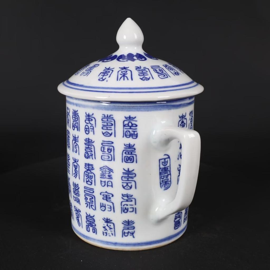 Chinese Ceramic Mug With Lid Handle Teacups Jingdezhen Blue And White Porcelain Milk Coffee Mug Colleagues To Friends Gifts