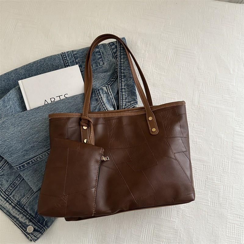 

New Spliced Contrast Shoulder Bag Large Capacity Casual Soft Leather Texture Practical Commuting All-match Handbag