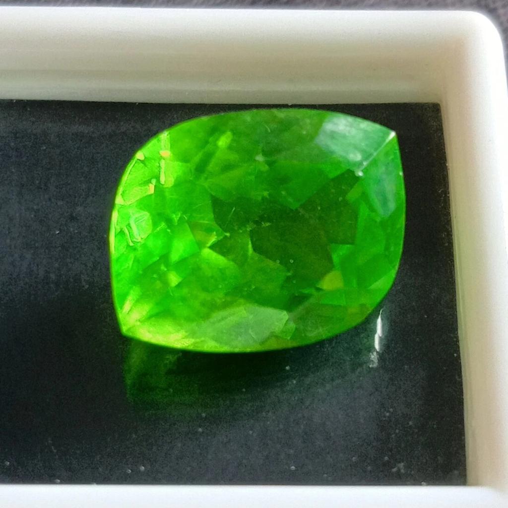 Natural Green Peridot Fancy 10.40 Ct Rare Certified Loose Gemstone