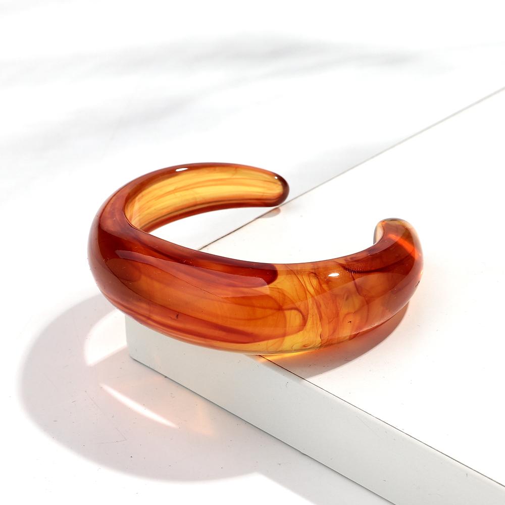 Smooth Round Acrylic Cuff Bangles for Women Vintage Exaggerated Jelly Color Smudging Bangle Wide Resin Bracelet Accessories