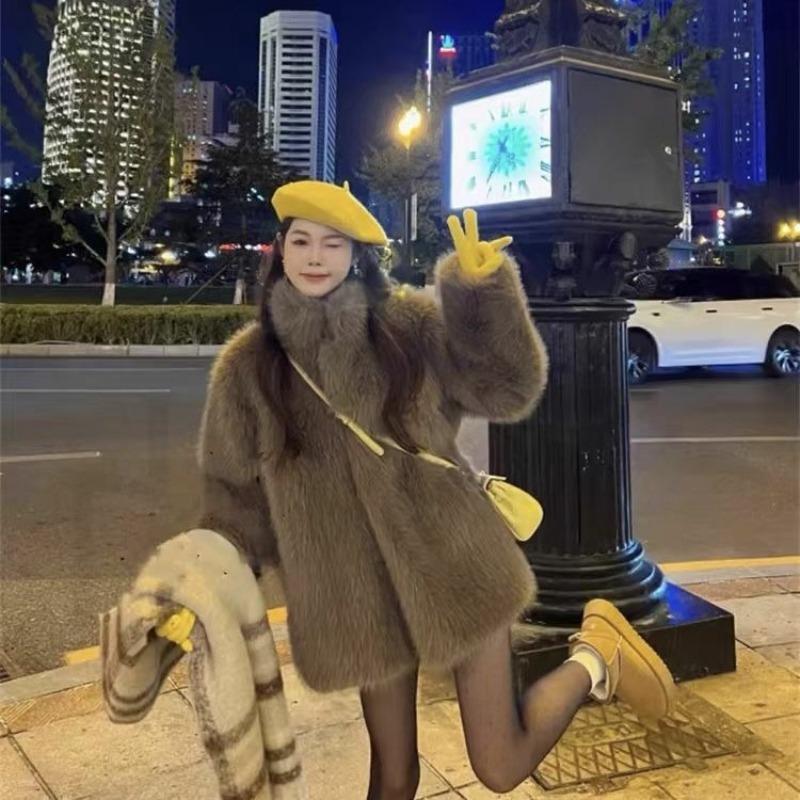 Winter new women's imitation fox fur coat daughter celebrity age reduction short fur coat