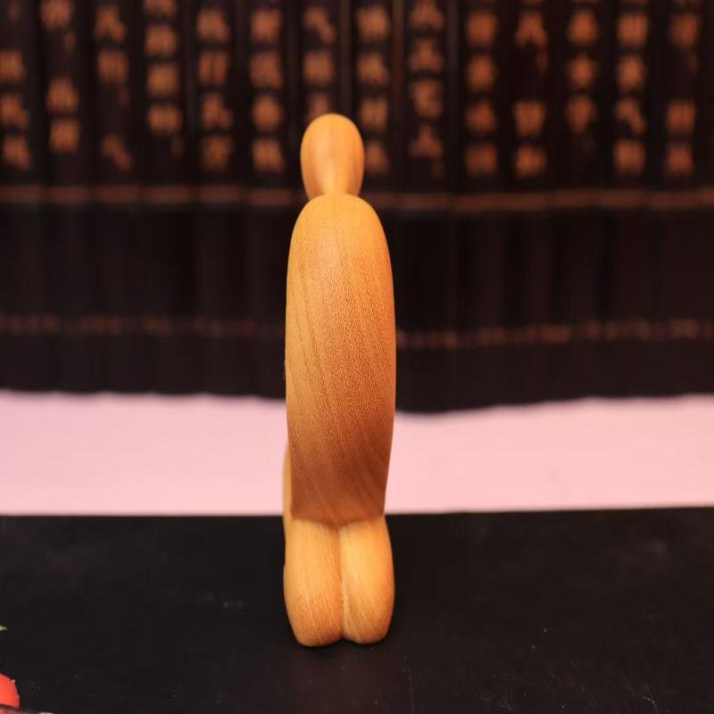 1Pc Golden Sandalwood Carving Kisses The Love of Lovers' Hearts, Hand-held Pieces, Creative Ornaments, Wooden Handicrafts