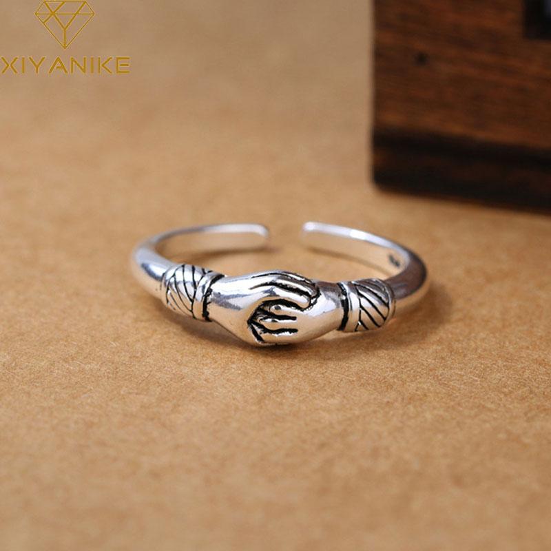 

Xiyanike серебряного цвета пары рукопожатие кольца на руке очарование женщины девушки подарки минимализм ювелирные изделия креативные геометрические аксессуары ручной работы для вечеринок