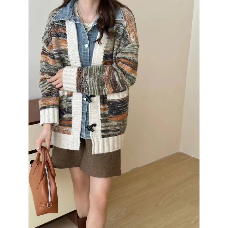 

Ретро ленивый ветер контрастный цвет сращивание деним вязаный кардиган женский осень и зима новый свободный дизайн свитер куртка женская One size