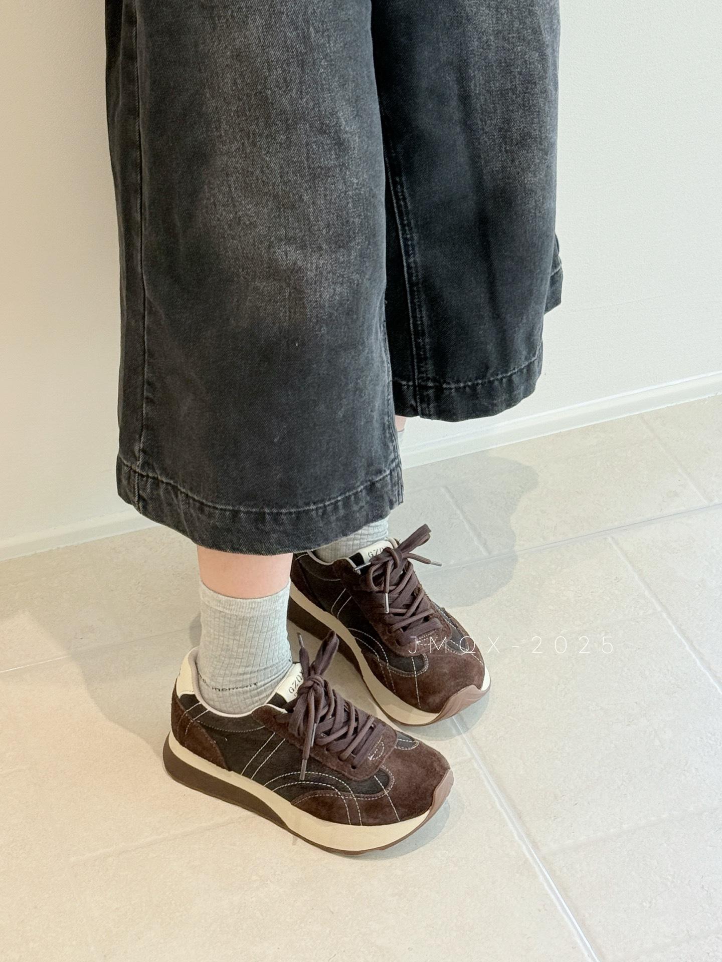 

Спортивная и повседневная обувь женская 2025 новая с круглым носком на шнуровке модная ретро легкая повседневная обувь для моральной подготовки кроссовки для бега 35