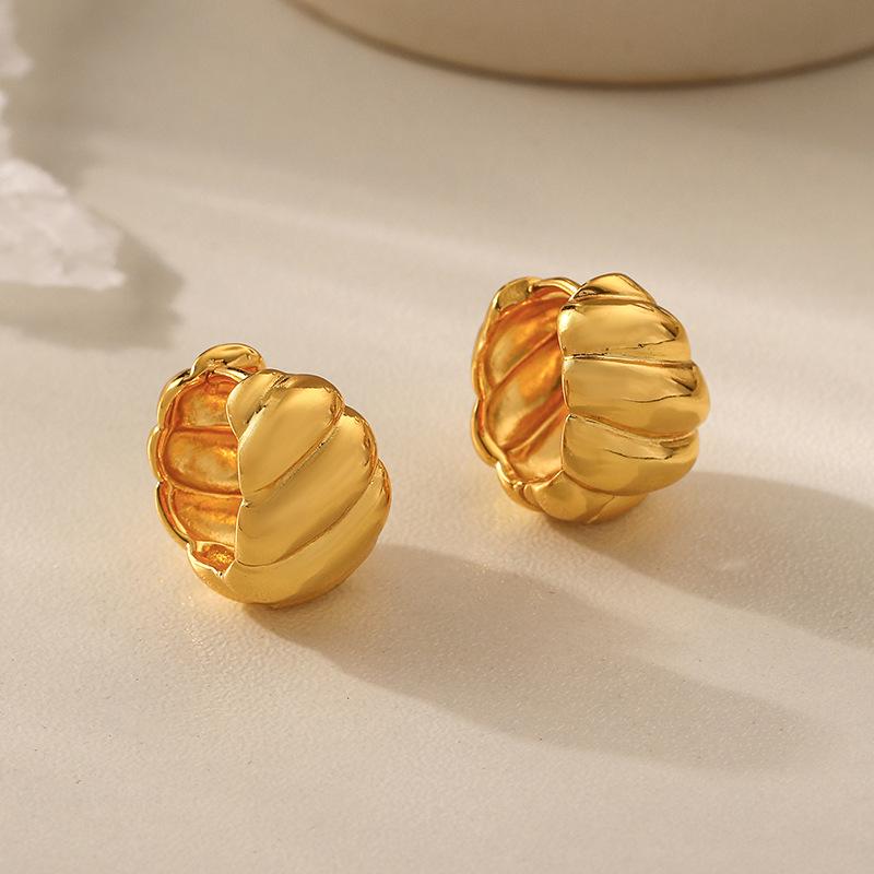 Elegant Minimalist Metal Croissant Earrings for Women: Luxury Simplicity with Smooth Design