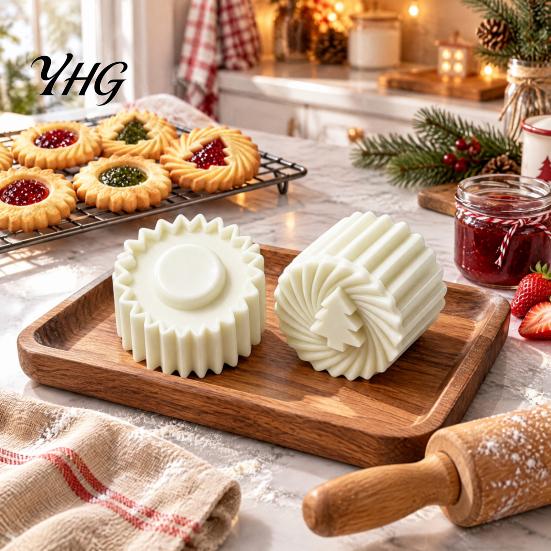 Reusable Christmas Baking Supplies Tree Cookie Mold, 2-in-1 Double-Sided Biscuit Press for DIY Compact Kitchen Utensils And Mooncakes, Pastry