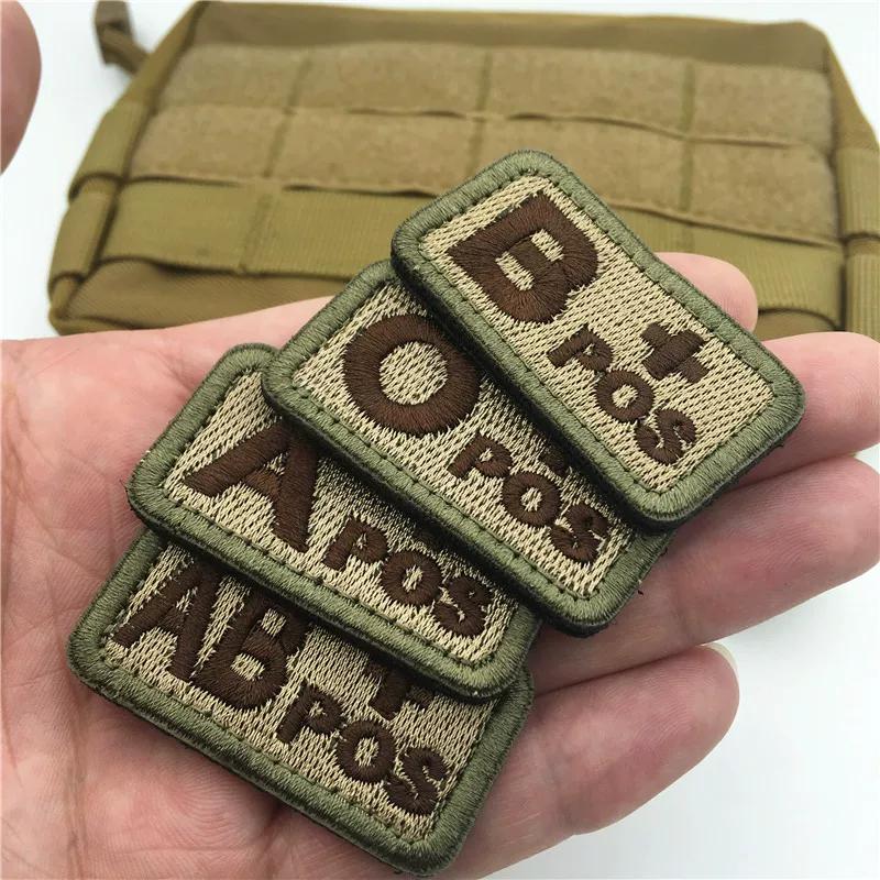 Taktisches Blutgruppen-Siegel Identifikations-Siegel Stickerei Klettverschluss-Abzeichen Armband Typ A Typ B Typ AB Typ O + POS Militär-Fan