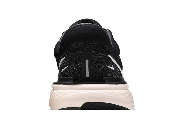 Nike Wmns ZoomX Invincible Run Flyknit 'Black White'