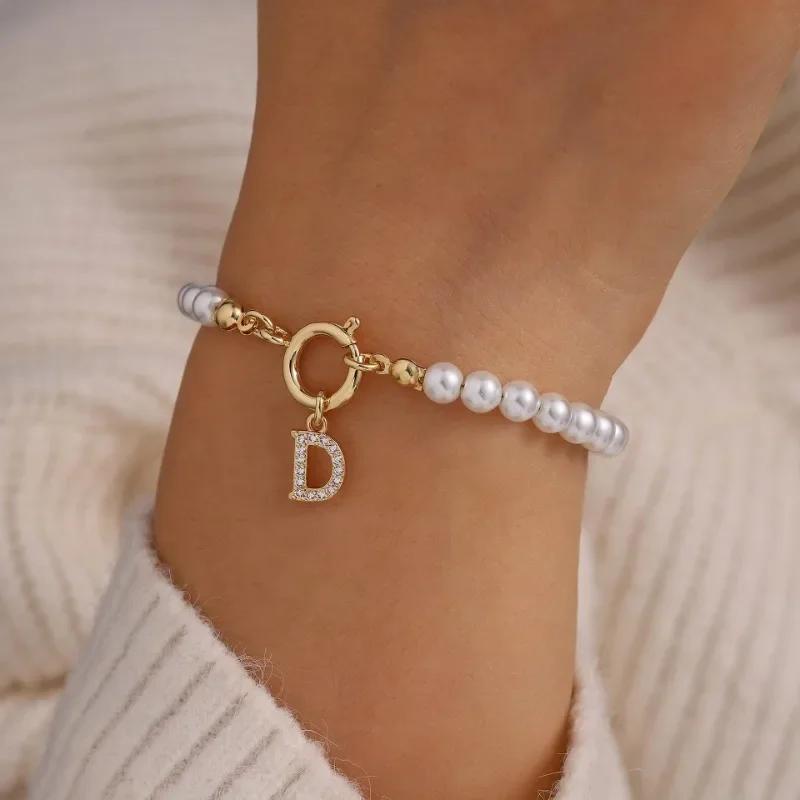 A 26-letter Imitation Pearl Beaded Bracelet for Women, Suitable for Daily Wear