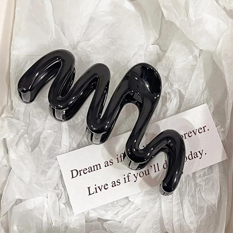Colorful Wave Hair Claw Clips Women Korean Plastic Shark Hair Clip Geometry High Ponytail Barrette Hairpin Girl Hair Accessories