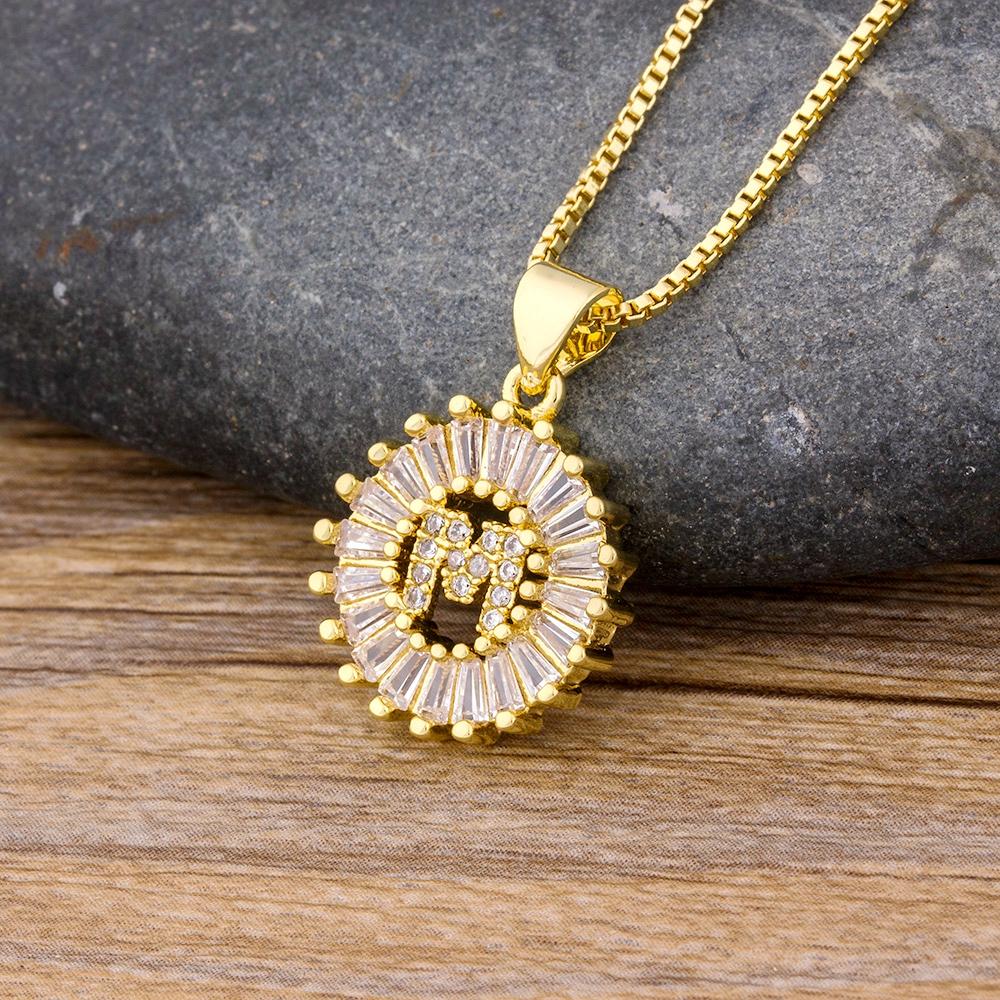 A piece of A-Z letters elegant and beautiful pendant necklace suitable for women men's initials fashionable versatile jewelry accessories