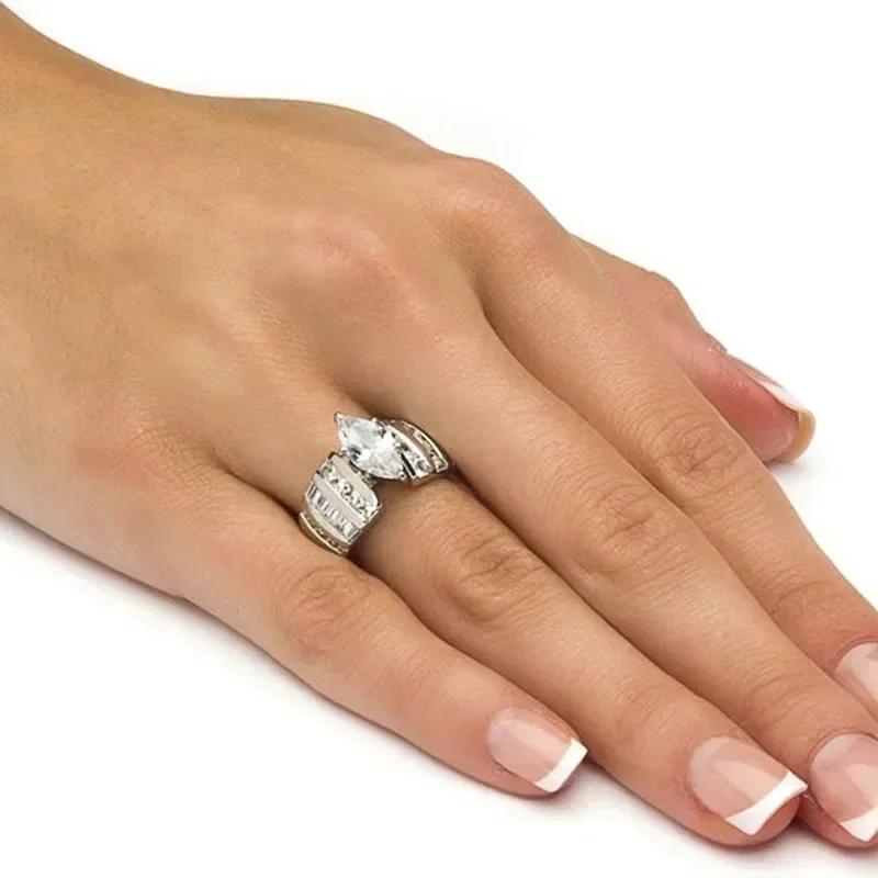 Newly-Designed Engagement Rings With Brilliant Cz Crystal  For Women Gorgeous Bridal Marriage Party Trendy Jewelry