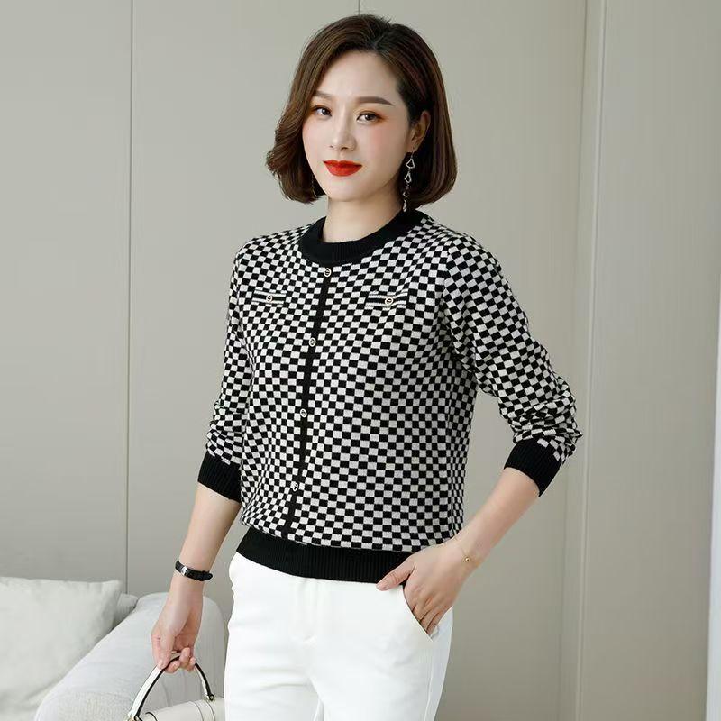 Autumn and Winter Fashionable Long-sleeved Plaid Contrast Button Cardigan Sweater Loose Bottoming Sweater Top