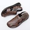 Bestsäljande sommarsandaler för män ihåliga andningsbara strandskor högkvalitativa campingskor för män trendig brun färg