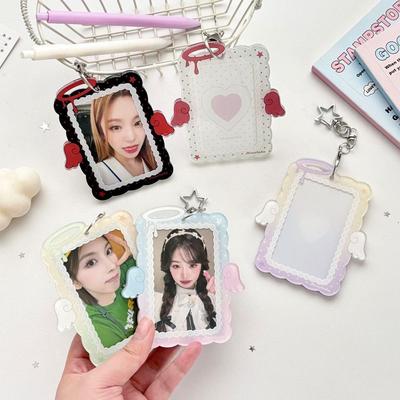 Kawaii Acryl-Fotokartenhalter mit Stern-Schlüsselanhänger Engelsflügel Kartenprotektor Harte Kartenhülle 3-Zoll-Fotos