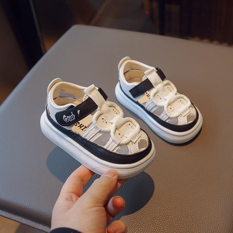 

New Summer Half-Sandals for Kids, Soft-Soled Toe-Protecting Leather Sandals for Boys and Girls, Perforated Hole-Design Shoes 31