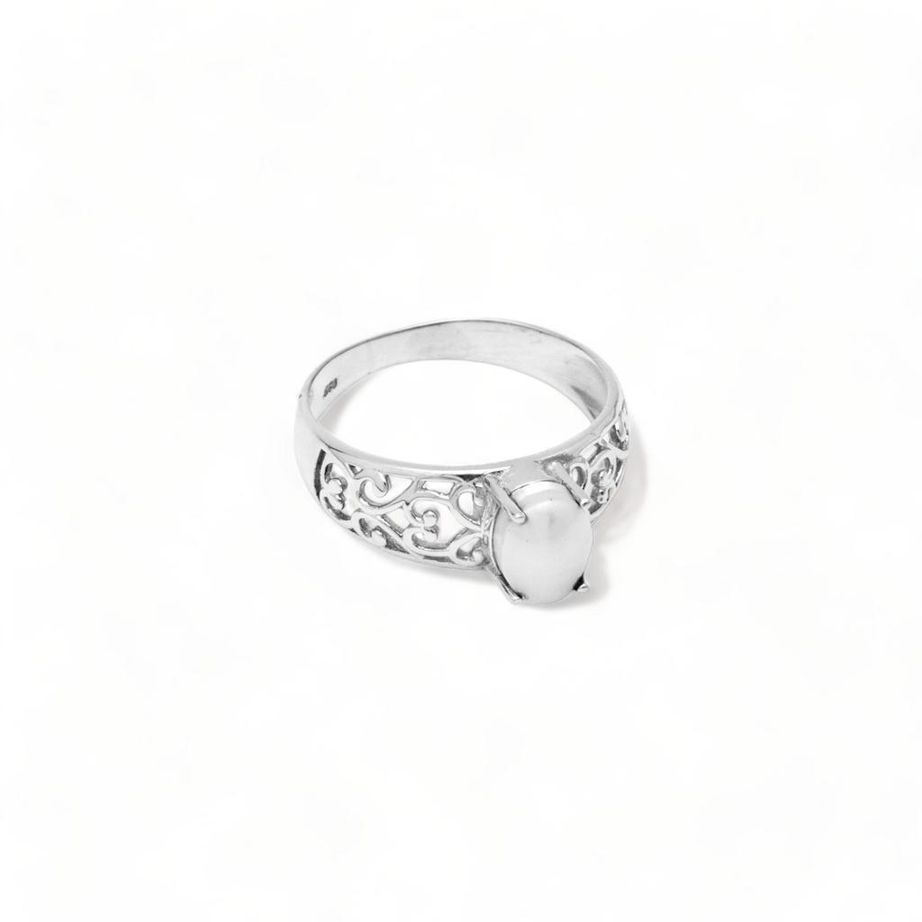 Sterling Silver Amethyst Ring: Minimalist Design